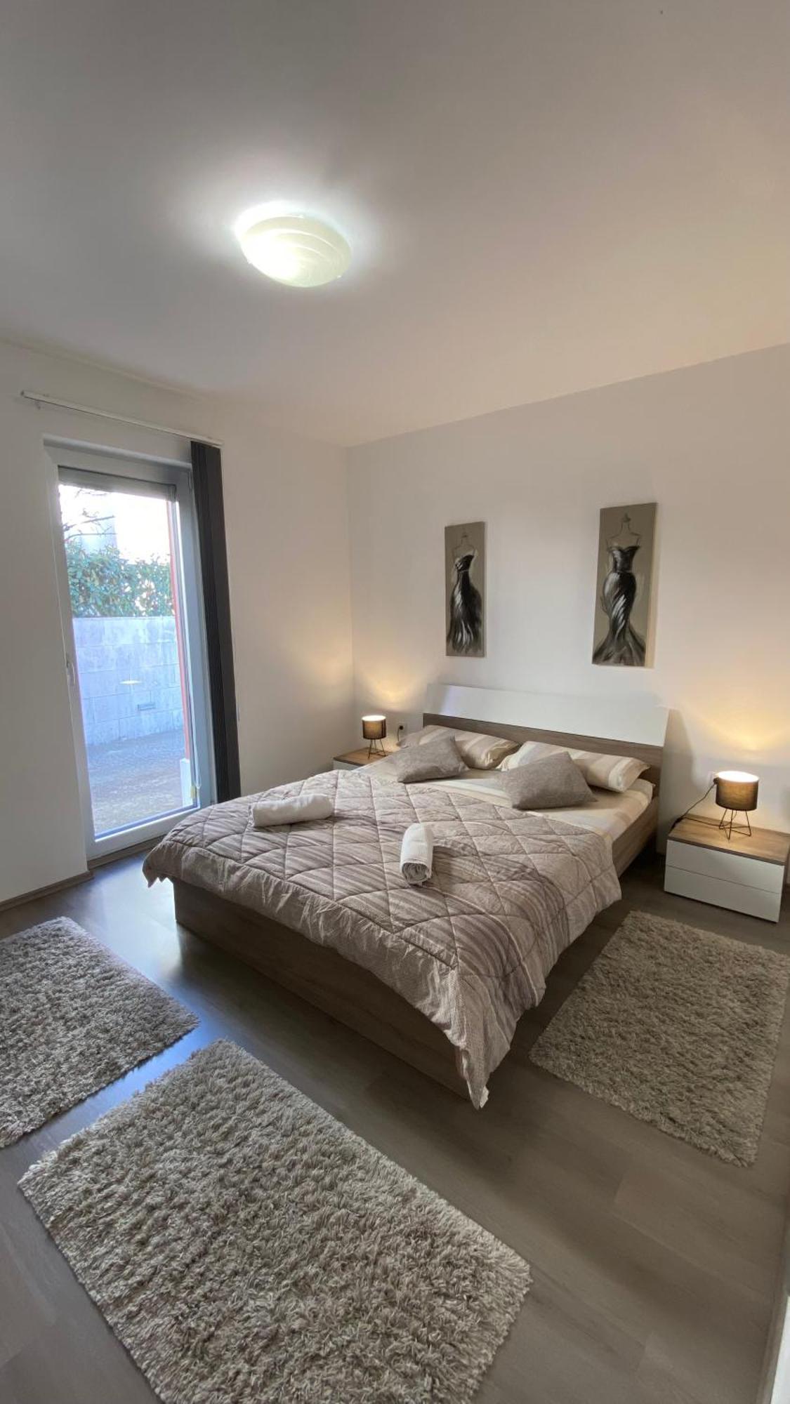 Ivni Apartmani Novigrad Istria Exterior foto