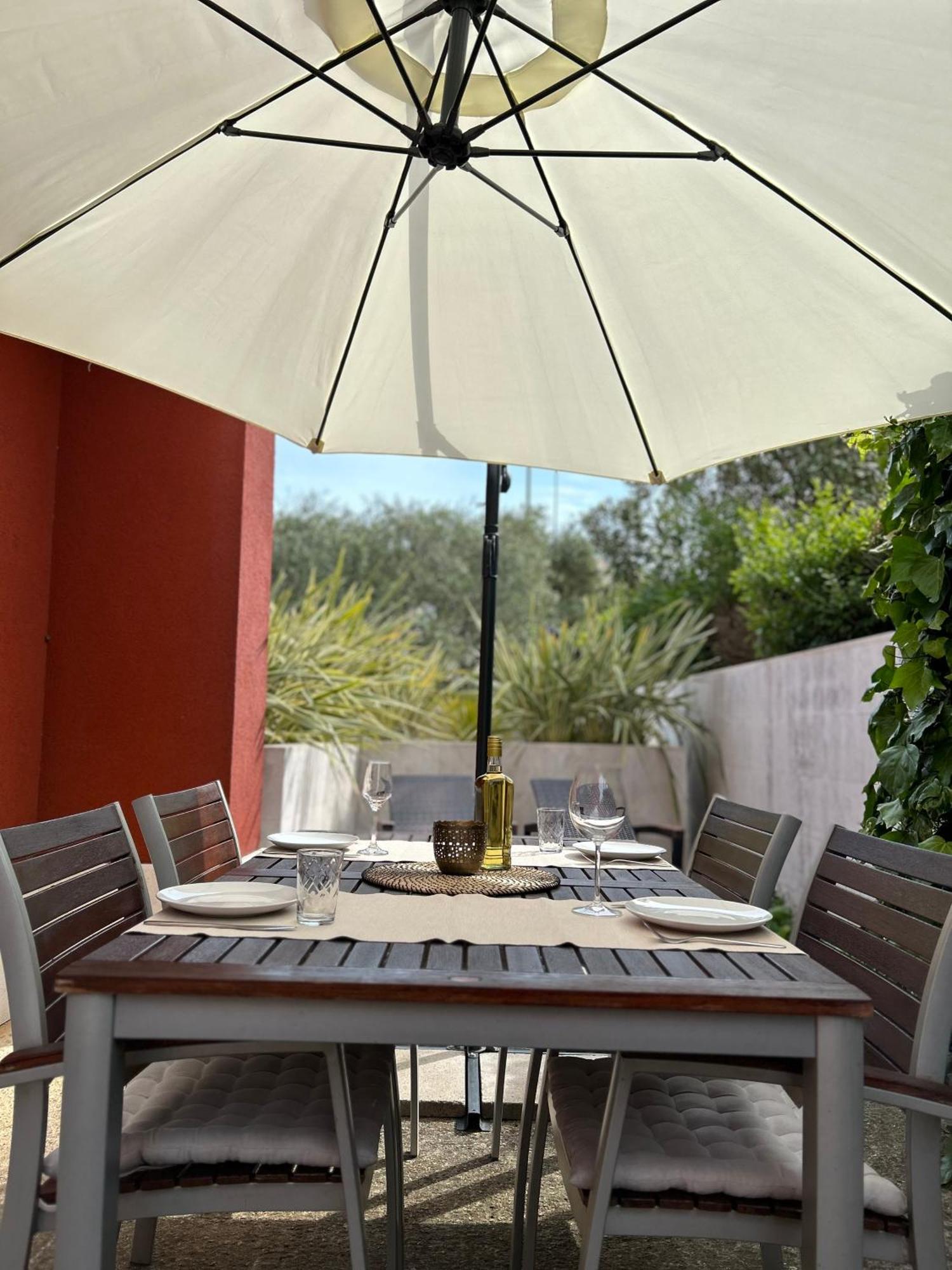 Ivni Apartmani Novigrad Istria Exterior foto