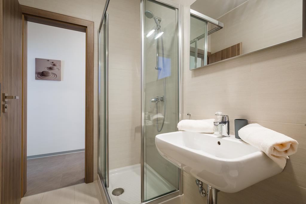 Ivni Apartmani Novigrad Istria Cameră foto