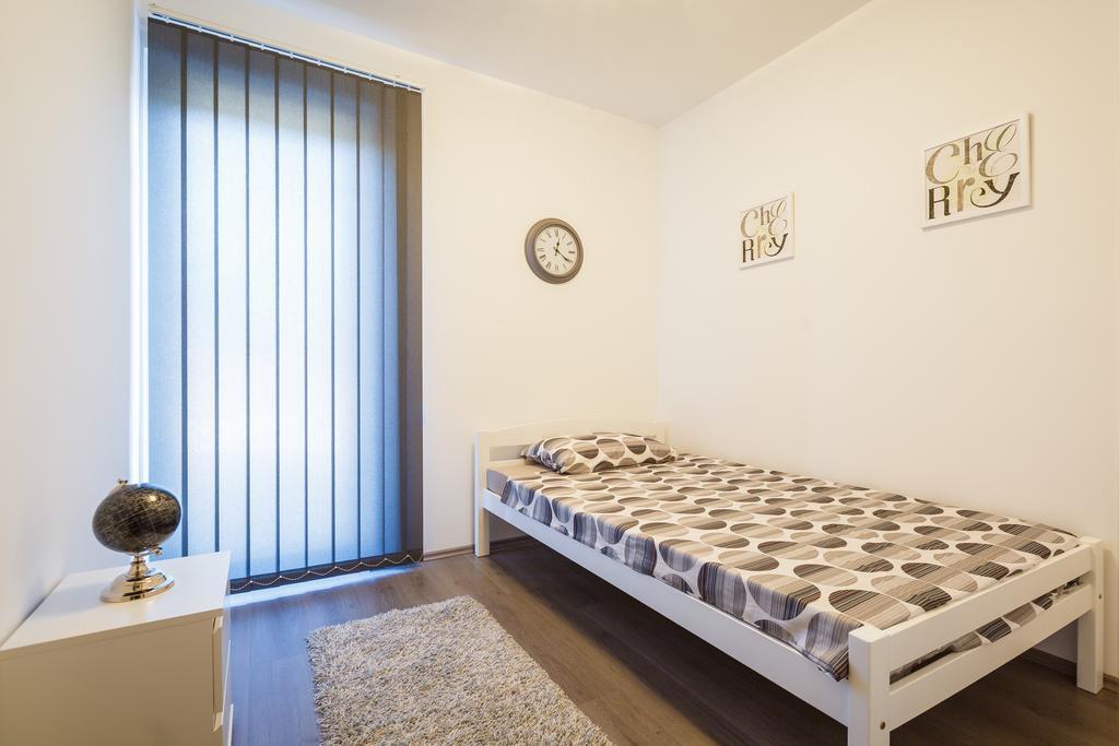 Ivni Apartmani Novigrad Istria Cameră foto