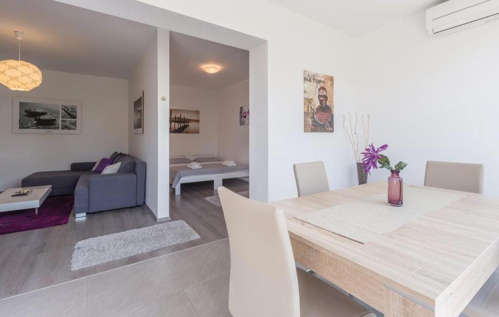 Ivni Apartmani Novigrad Istria Exterior foto